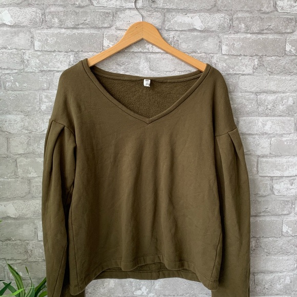 BP Sweatshirt - Picture 2 of 2